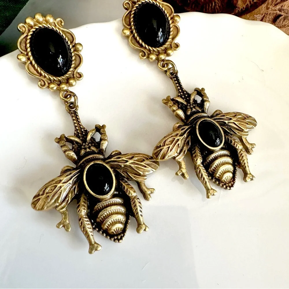 Victorian Bee Gold Tone Earrings Bumblebee Baroque Black Stone Vintage Style NEW